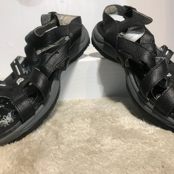 Golfstream Womens  Black Leather Strappy Sandals Size 9M With Floral Sole Design - Picture 6 of 14